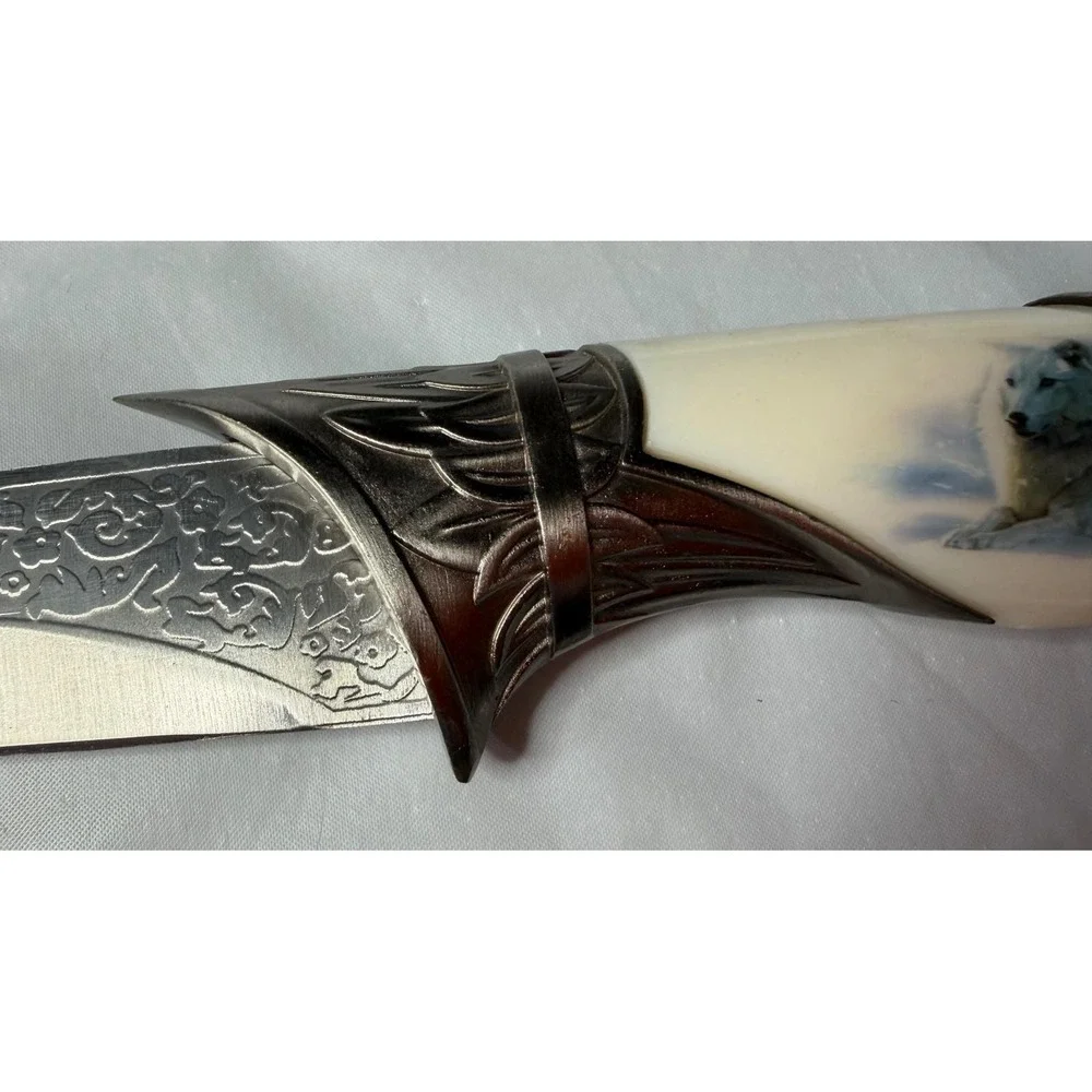 Wolf Pack Decorative Collector Knife with Wolf Head Pommel & Winter Scene Sheath